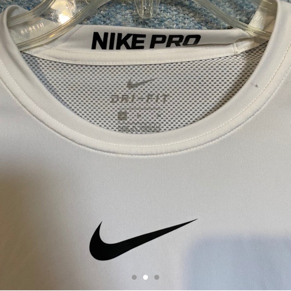 White under armor body Nike - Picture 2 of 3